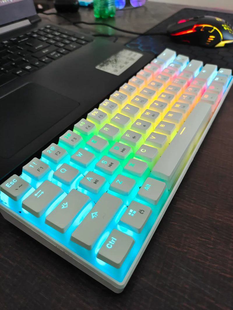 Teclado Mecânico K61 com Iluminação RGB Personalizável - Teclas Hot-Swappable, Design Ergonômico e Portátil